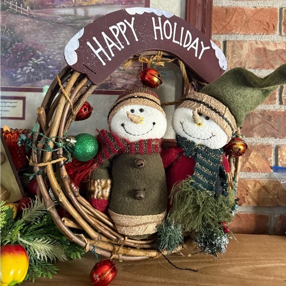 Handmade Vintage 1999 Festive Snowman Holiday Wreath - Green and Red